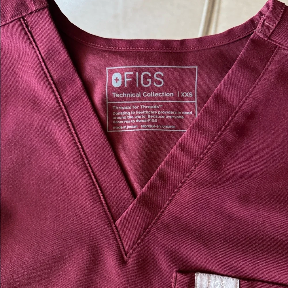 Figs Red‎ V-Neck Medical Scrub Shirt scrubs - Picture 3 of 5